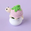 Rosa-grüne Häkelschildkröte im Keramiktopf, handgefertigte Dekoration aus Garn - Rosa Erdbeere verwandelt Schildkröte Topfpflanze / Rosa
