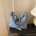 Bolso tote vintage de mezclilla azul de gran capacidad con detalles bordados - Azul claro