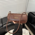 Classic dark brown rectangular shoulder bag in smooth leather with gold hardware - Brown