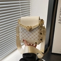 Borsa porta cellulare vintage beige con catena a cuore dorato e motivo monogramma - Bianco