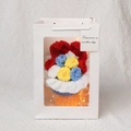 Bouquet di fiori all'uncinetto fatti a mano in ciniglia in un sacchetto regalo bianco - Stile Rosa con Fiocco Rosso (Con Sacchetto Regalo + Biglietto) / Grande Filato di Ciniglia