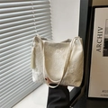 Weiße Spitzentasche mit Schmetterlingsstickerei und Quastenanhänger, elegante Frauentasche - Mit Anhänger / Weiß