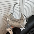 Zilvergrijze fluwelen halve maan tas met grote strik en parel- en kantbedel-detail - Enkele Tas / Zilver