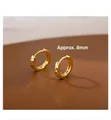 Detail of 18K gold S925 silver geometric huggie earrings showing the 8mm inner diameter - 8mm / Gold