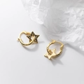 Orecchini a cerchio a stella in argento S925 con texture martellata a mano e finitura oro 18K - Oro