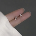 Eleganti orecchini a lobo a forma di X in argento sterling S925 con cristalli pavé - Orecchini a Lobo a Croce X