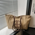 Retro khaki soft leather tote bag with large capacity and dark brown shoulder straps - Khaki