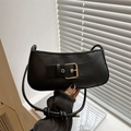 Minimalistische schwarze Leder-Achseltasche mit goldener Metallschnalle im Vintage-Stil - Schwarz
