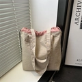 Grande borsa tote in tela beige con chiusura a coulisse e tracolla con stampa - Cachi