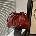 Sac fourre-tout bordeaux minimaliste en cuir brillant avec cordon pour femme - Rouge