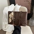 Sac fourre-tout patchwork marron avec motif damier et foulard vintage sur la poignée - Brun Foncé