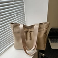 Borsa tote beige minimalista con nodo intrecciato, capiente per ufficio e università - Cachi