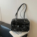 Borsa sottobraccio in pelle nera con cuciture bianche e tasche con fiocchi - Nero Versione con Tasche
