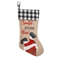 Calcetín navideño con puño de cuadros blancos y negros, diseño de Papá Noel y Santa STOPS Here - Estilo Papá Noel Chimenea / Cuadros Negros y Blancos