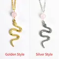 Collana con pendente a serpente vintage con perla di cristallo rosa in oro e argento - Stile Oro / Quarzo rosa