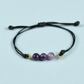 Bracciale minimalista in corda nera con tre perle di ametista viola e dettagli dorati - Ametista