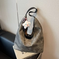 Bolso tote de lona gris retro con correa negra y colgante de estrella de felpa blanca - Gris