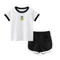 Set estivo per bambini con T-shirt bianca stampa ananas e pantaloncini sportivi neri - 100cm / Bianco sporco/Nero - Motivo Ananas