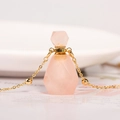 Pendentif flacon de parfum en quartz rose poli sur une chaîne dorée à perles - Quartz Rose-Or