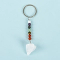 Llavero de chakra hecho a mano con cuentas de piedra natural y colgante de cristal blanco - Cristal de roca