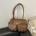 Borsa Boston retrò in pelle marrone scuro con doppie tasche frontali e tracolle sottili - Marrone