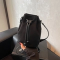 Bolso tipo cubo clásico de ante negro con cordón de cuero y correa para mujer - Negro
