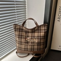 Borsa tote a scacchi marrone con ricamo a bassotto e manici in pelle premium - Stile Fiocco (Quadri Marroni)