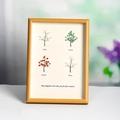 Cadre photo arbre des quatre saisons avec feuilles en pierres gemmes colorées - Série Arbre des Quatre Saisons / Couleur bois naturel