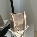 Champagne gold jacquard tote bag with traditional Chinese landscape embroidery and silk tassel - Pink