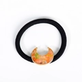 Élastique à cheveux avec pendentif lune doré rempli de cristaux naturels colorés - Œil de chat