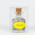 Spécimen de cristal de fluorite en bouteille de verre avec bouchon et emballage clair - Fluorite