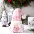 Gnome de Noël rose à paillettes avec tresses blanches et chapeau à carreaux - Poupée Gnome Debout Femme Avec Chapeau à Paillettes Rose Et Tresses