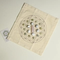 Chakra kristallen set met roze punt, witte stenen en levensbloem canvas matje - Kristallen Grid - Vrouwelijke Kracht
