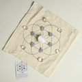 Chakra kristalrooster set met seleniet bol, celestiet stenen en beige stoffen mat - Kristallen Grid - Slaap en Zoete Dromen