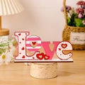 Décoration LOVE en bois rose et blanc avec motifs de cœurs sur socle blanc - Lettre LOVE (5964005675688)