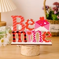 Décoration de table Be Mine en bois pour Saint Valentin avec motifs cœurs rouges - Lettre BE MINE (5964005675690)
