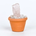 Cristal de quartz rose naturel en mini pot en terre cuite pour déco de bureau épurée - Quartz rose