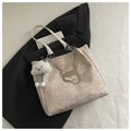 Beige floral jacquard tote bag with silver chain and white cloud plush charm - With Pendant / Dark Khaki