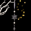 Adorno navideño de copo de nieve acrílico con perlas blancas y colgante de gota facetada - Transparente