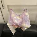 Borsa a spalla trapuntata viola chiaro con motivi di nuvole, luna e farfalle da sogno - Viola