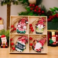 Weihnachts-Zwerge aus Holz im 4er-Set in einer Gitterbox mit roten Perlen und Aufhängern - Weihnachten Holz 4-Gitter Stil C