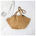 Bolso tote minimalista de ante camel con diseño trapezoidal espacioso y correas dobles - Caqui Oscuro