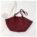 Bolso tote minimalista de gamuza burdeos para mujer con un elegante diseño en forma de abanico - Rojo