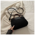Schicke schwarze Plüsch-Handtasche mit Holzgriff und verstellbarem Leder-Schultergurt - Schwarz