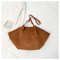 Bolso tote de ante marrón para mujer con diseño trapezoidal espacioso y correas finas - Marrón