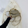Elegante goldene Abendtasche mit Strassbesatz, Kettengurt und Metallgriff für Damen - Gold
