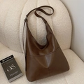 Grande borsa hobo minimalista marrone in pelle vegana per donna, stile chic - Marrone