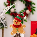 Handgefertigter Lebkuchenmann-Strickanhänger mit Weihnachtsmütze für den Tannenbaum - Weihnachtsmütze Lebkuchenmann Anhänger (Weiblich)
