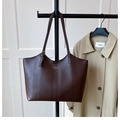 Grand sac cabas marron foncé en similicuir avec texte doré Fashion & Bags élégant - Avec Pendentif / café