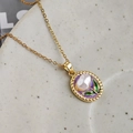 Collana di perle e fiori in smalto retrò francese con cornice dorata su vassoio - Collana Fiore Goccia d'Olio / Viola